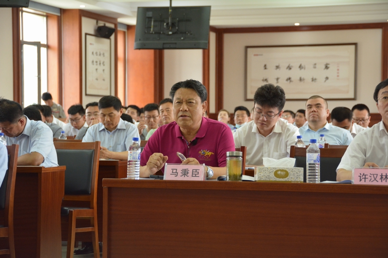 马秉臣副董事长在会上作沉要论说.jpg 马秉臣副董事长在会上作沉要论说.jpg