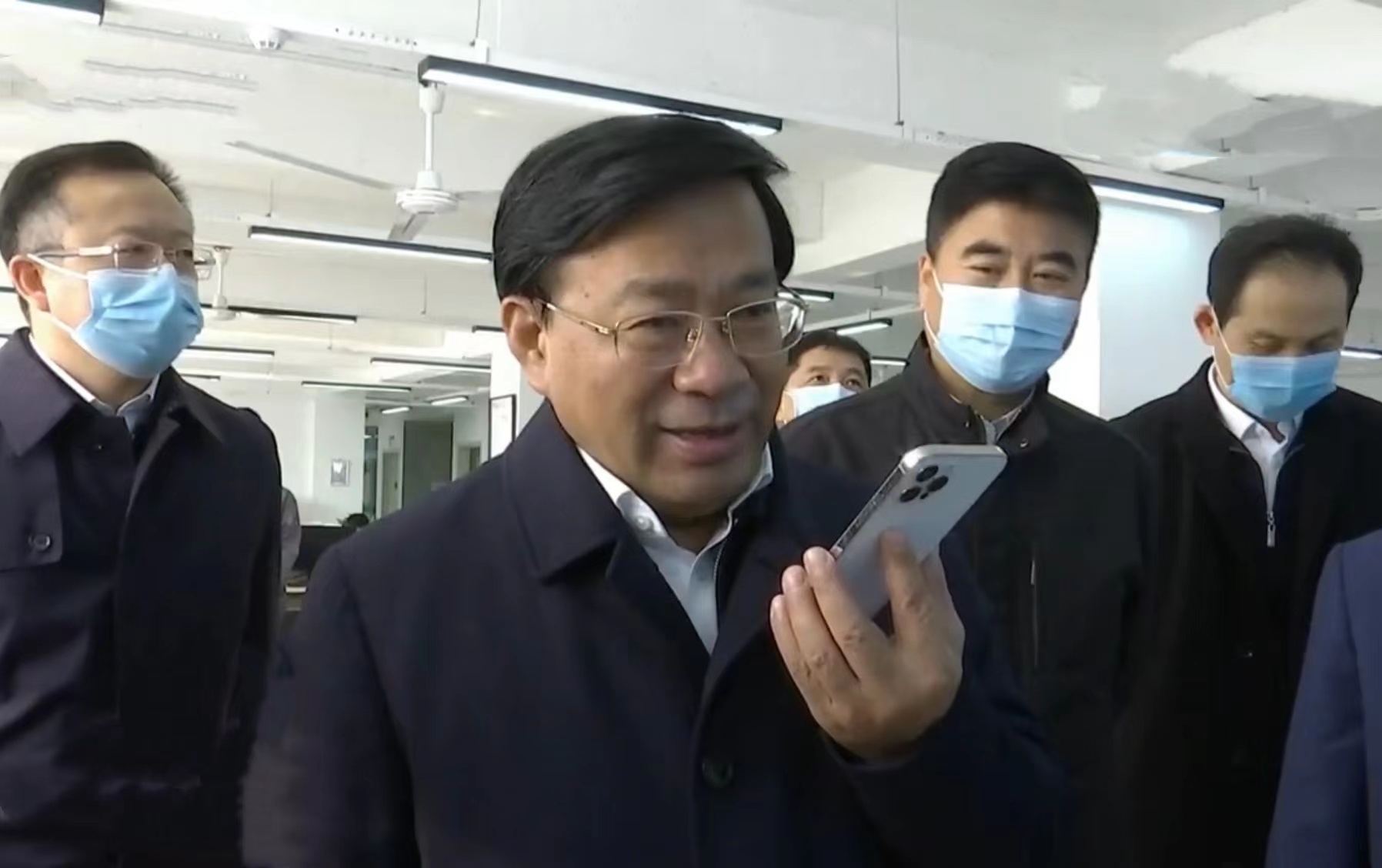 19 吉林省委副书记、省长韩俊莅临创世红海伊通供热 2021.11.2.jpg