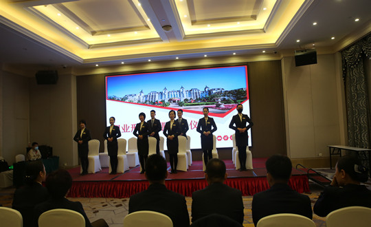 10.酒店公司《职业形象与服务礼节》实操培训会现场_副本.jpg 10.酒店公司《职业形象与服务礼节》实操培训会现场_副本.jpg