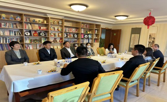 17.王岩董事长接待推想医疗首创人陈宽一行_副本.jpg 17.王岩董事长接待推想医疗首创人陈宽一行_副本.jpg