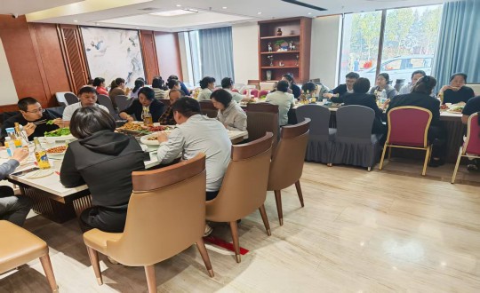 2.长白山创世红海酒店发展年中团建_副本.jpg
