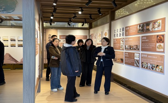 16.吉林省文化和游览厅厅长孙光芝一行莅临酒店公司实地参观调研_副本.jpg 16.吉林省文化和游览厅厅长孙光芝一行莅临酒店公司实地参观调研_副本.jpg